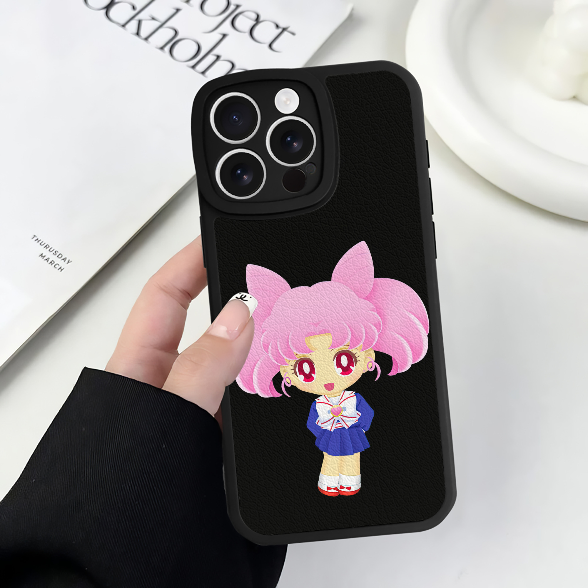 （画像用） 美少女戦士セーラームーン ちびうさ Sailor Moon Chibiusa Tsukino Usagi Small Lady Serenity 【iPhone 16シリーズ対応】シリコンスマホケース（レザー調） 材質：シリコン